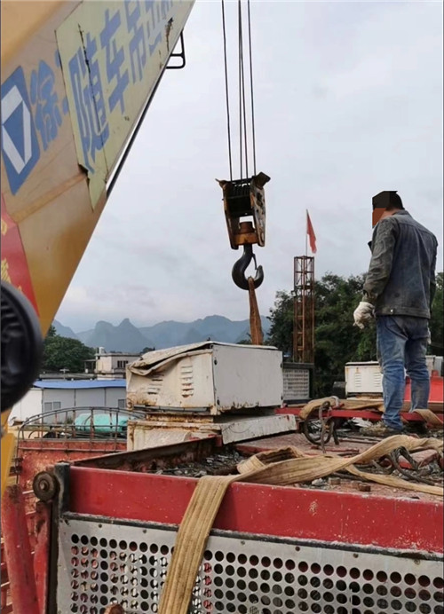 船营区大件吊装搬运设备常用的施工手势信号解答